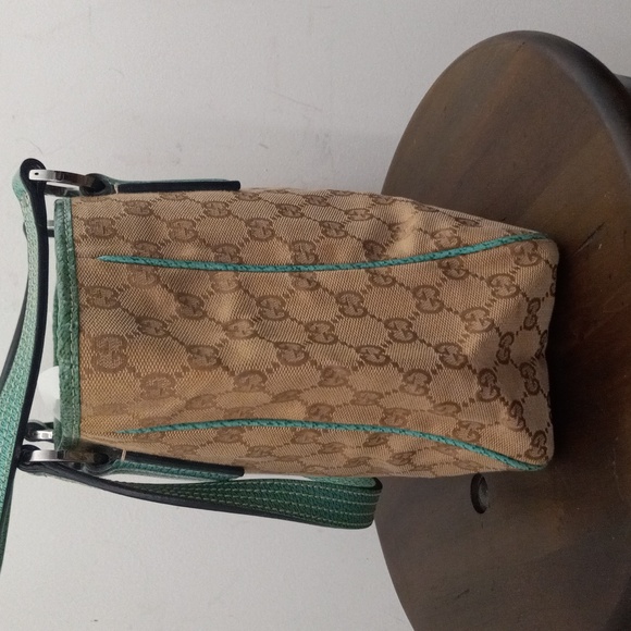 Authentic Gucci GG Monogram Supreme Tote Bag - Picture 4 of 12